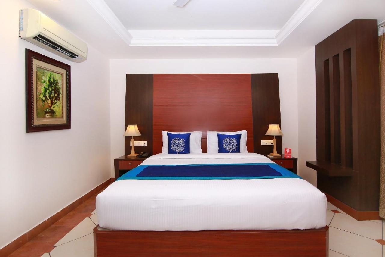 เออร์เบิน เฮาส์ เอมเมอรัลด์ สวีท Hotel Kochi ภายนอก รูปภาพ