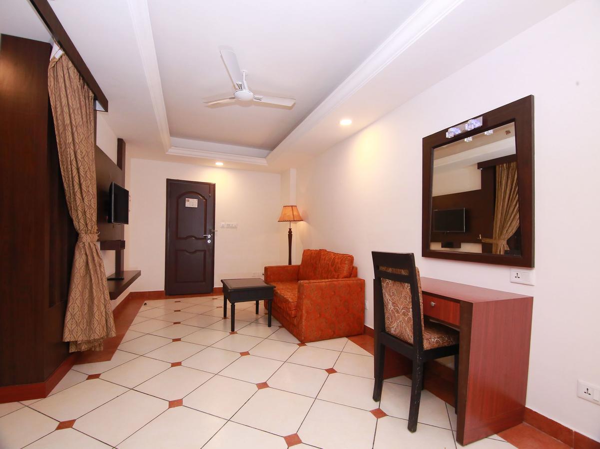 เออร์เบิน เฮาส์ เอมเมอรัลด์ สวีท Hotel Kochi ภายนอก รูปภาพ