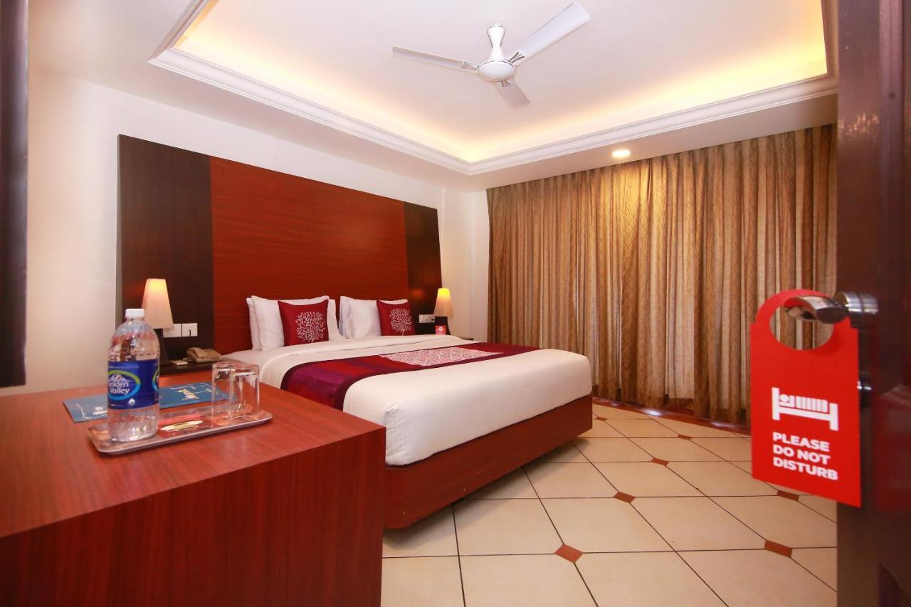 เออร์เบิน เฮาส์ เอมเมอรัลด์ สวีท Hotel Kochi ภายนอก รูปภาพ