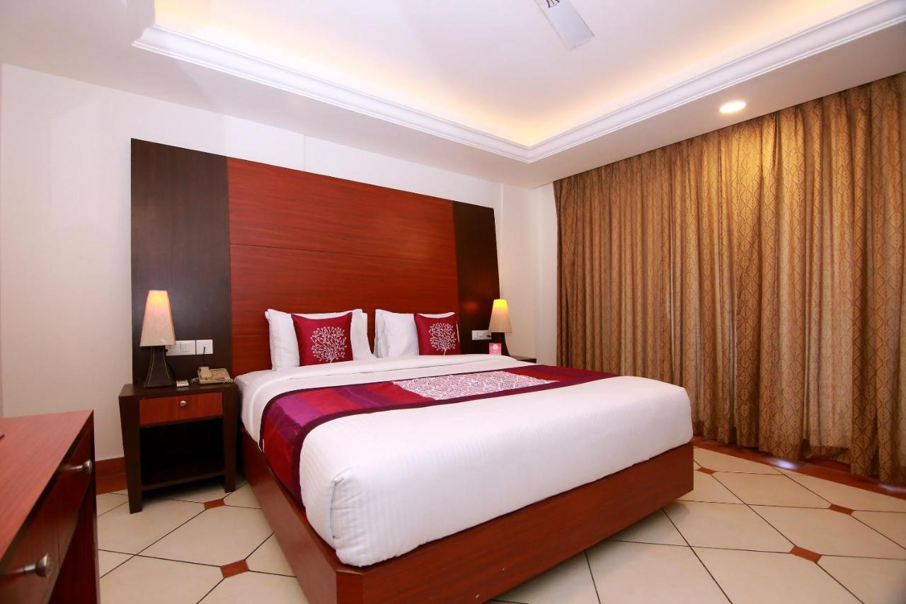เออร์เบิน เฮาส์ เอมเมอรัลด์ สวีท Hotel Kochi ภายนอก รูปภาพ