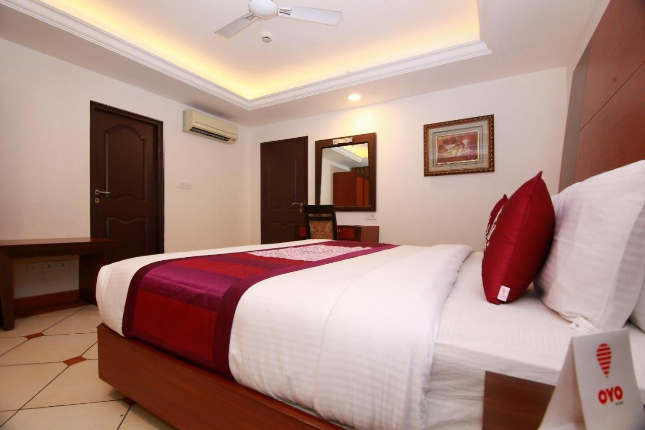 เออร์เบิน เฮาส์ เอมเมอรัลด์ สวีท Hotel Kochi ภายนอก รูปภาพ